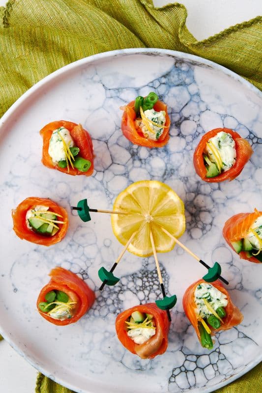 Smoked Salmon & Cream Cheese Roll